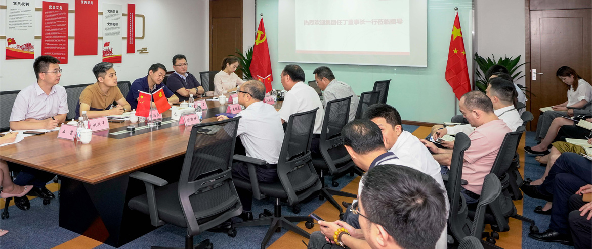 为旅游插上航空“同党”，，，，，给旅游增添科技“引擎”，，，，，用立异创立更大价值