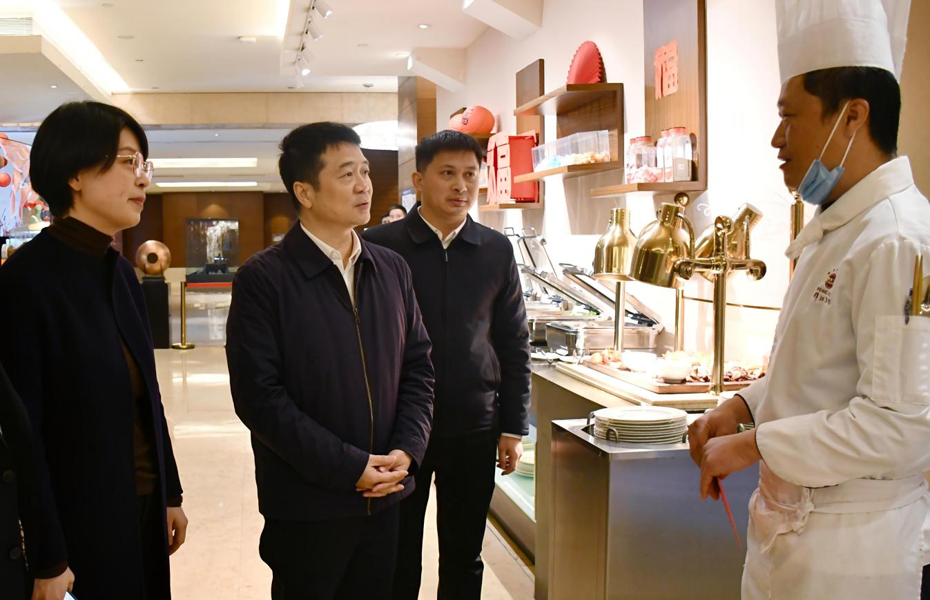 省asiagame集团向导率队开展春节前走访慰问